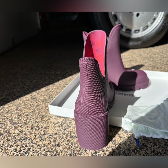 NEW Burberry 8.5 women’s high heeled boot purple, brand new, never worn - Picture 6 of 14